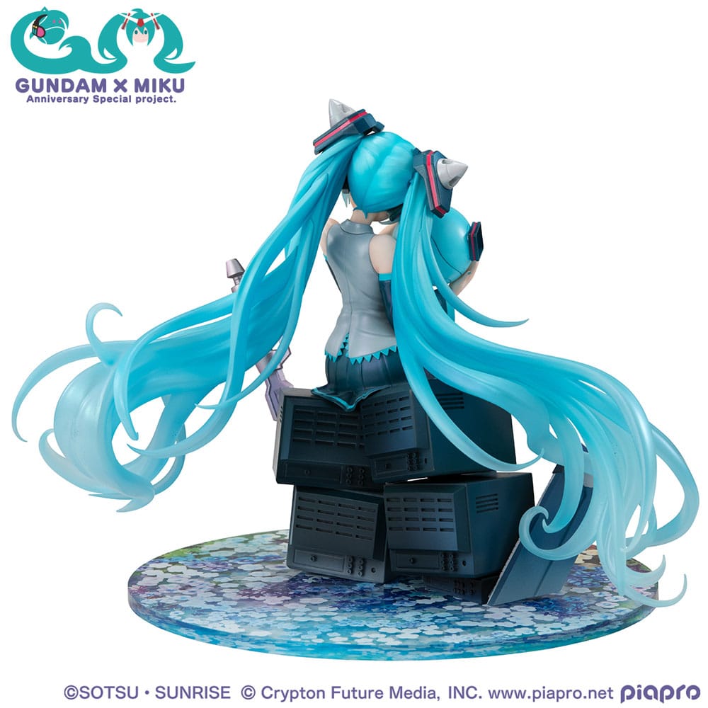 Mobile Suit Gundam x Hatsune Miku Lucrea PVC Statue Hatsune Miku x OO Gundam 45th Anniversary 17 cm Prizefiguren Yokina