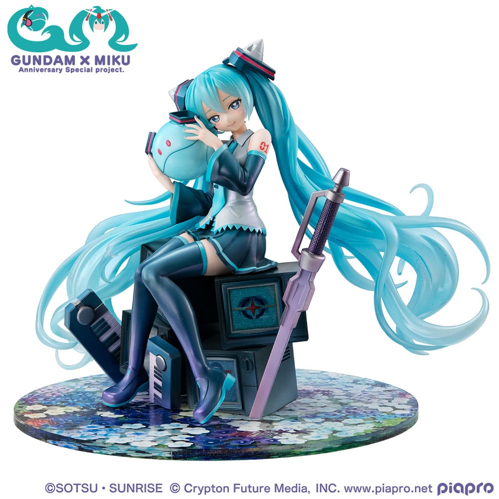 Mobile Suit Gundam x Hatsune Miku Lucrea PVC Statue Hatsune Miku x OO Gundam 45th Anniversary 17 cm Prizefiguren Yokina