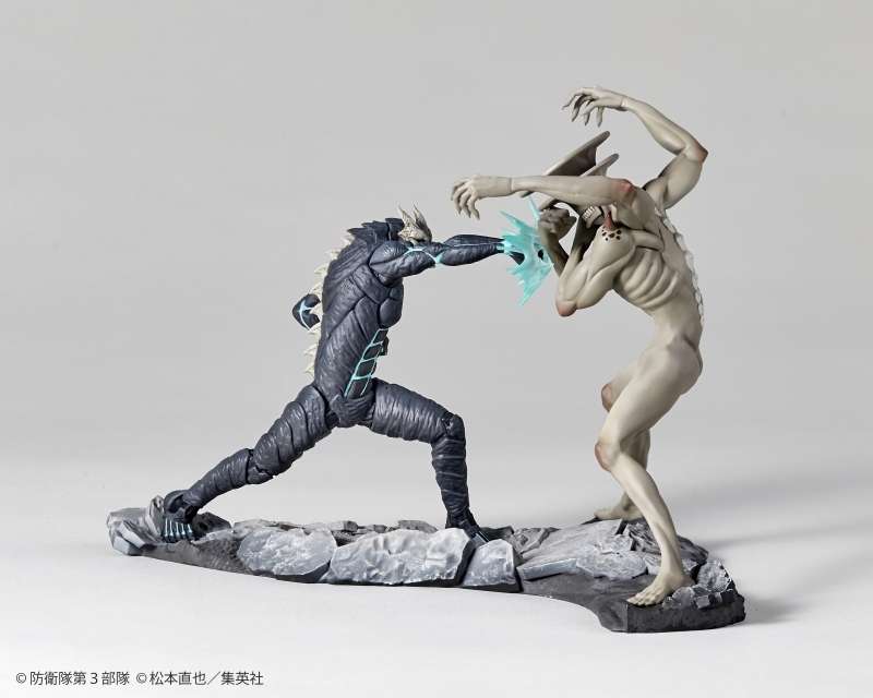 Kaiju No. 8 PVC Statue Diorama 1/18 Kaiju No. 8 VS Kaiju No. 9 13 cm Scalefiguren Yokina
