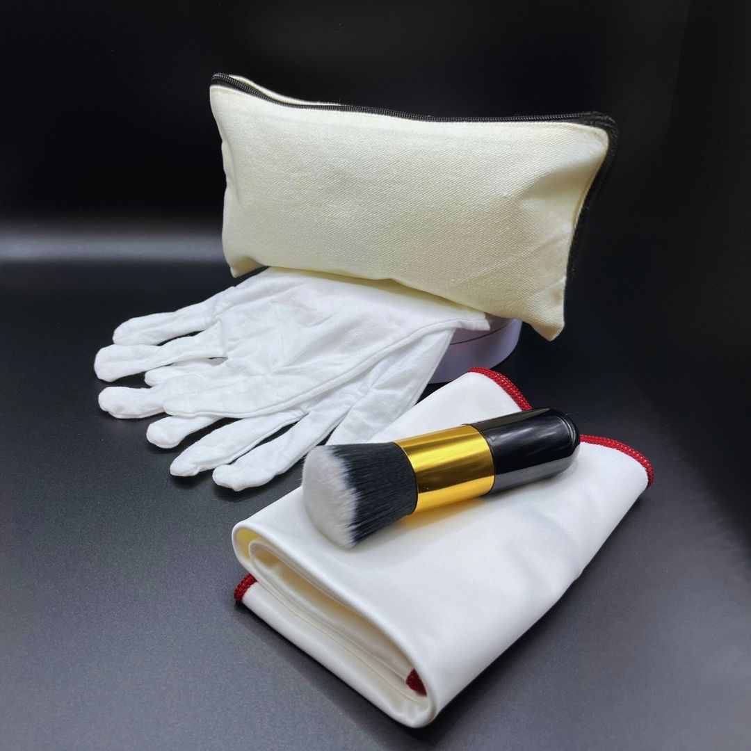 Reinigungsset für Animefiguren (Baumwollhandschuhe, Poliertuch, Puderpinsel und Tasche) Figurenzubehör Yokina