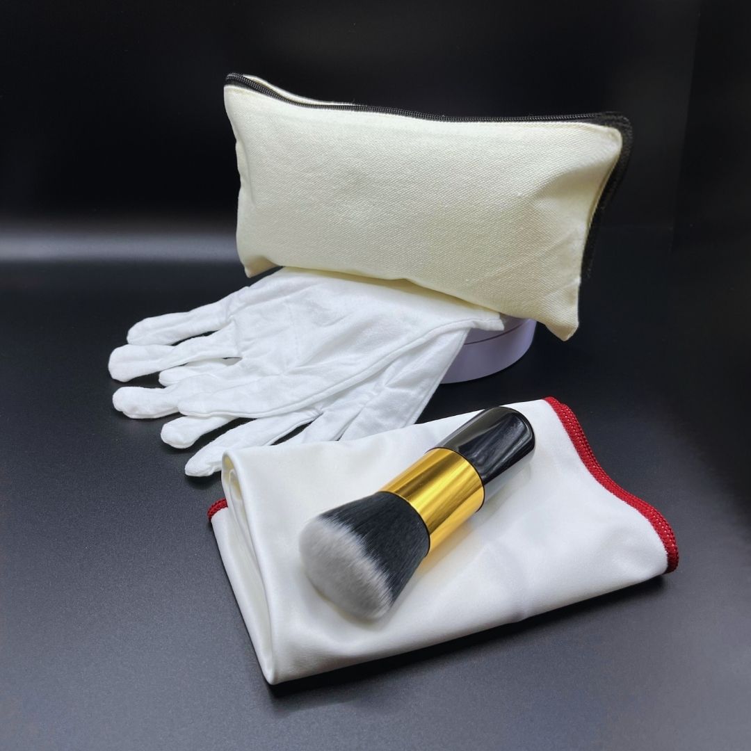 Reinigungsset für Animefiguren (Baumwollhandschuhe, Poliertuch, Puderpinsel und Tasche) Figurenzubehör Yokina