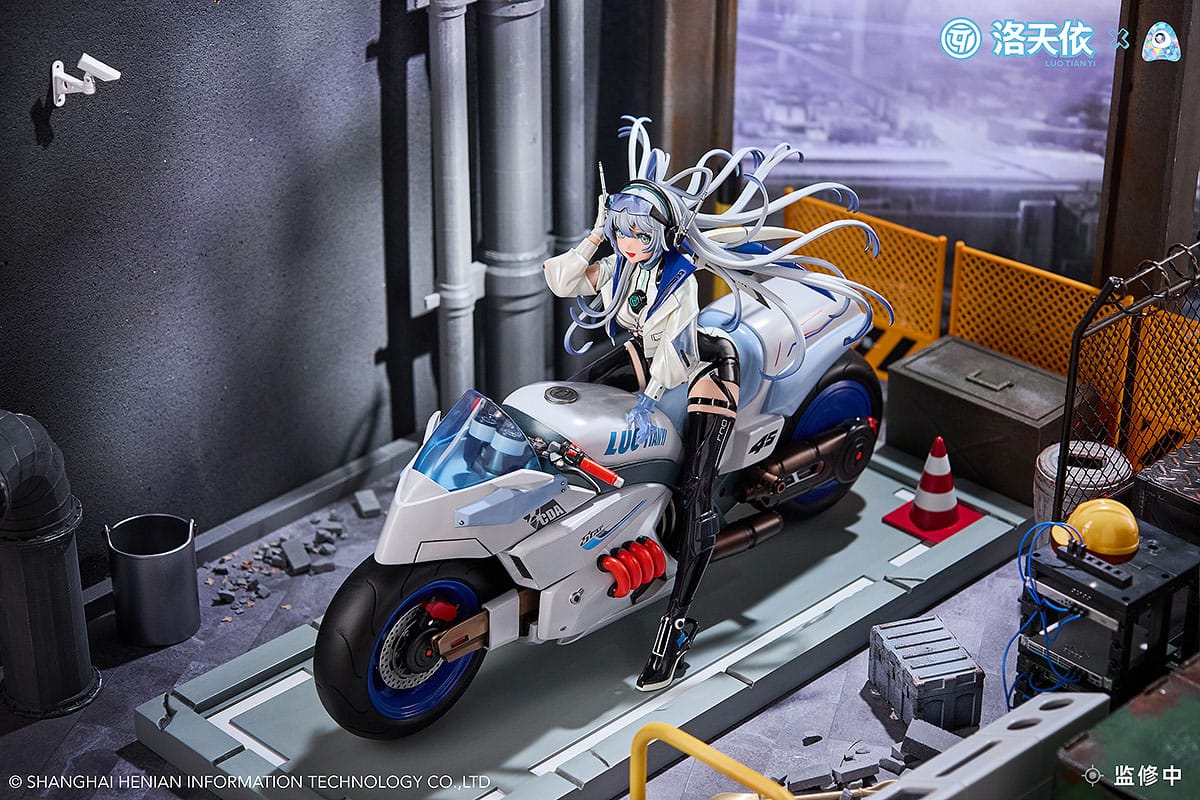 Vsinger PVC Statue 1/7 Vsinger Luo Tianyi Retro-Future Storm Driver Ver. 23 cm Scalefiguren Yokina