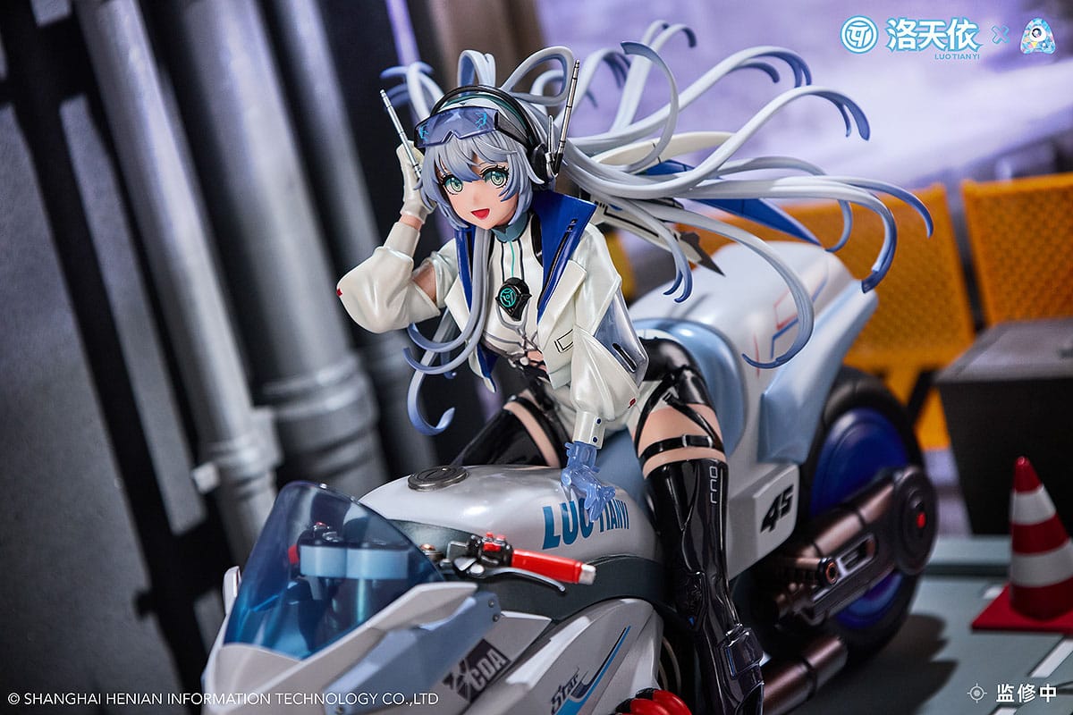 Vsinger PVC Statue 1/7 Vsinger Luo Tianyi Retro-Future Storm Driver Ver. 23 cm Scalefiguren Yokina