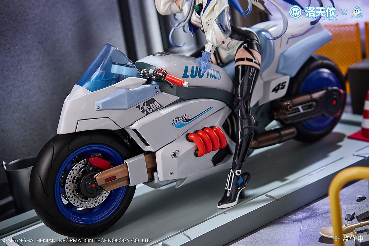 Vsinger PVC Statue 1/7 Vsinger Luo Tianyi Retro-Future Storm Driver Ver. 23 cm Scalefiguren Yokina