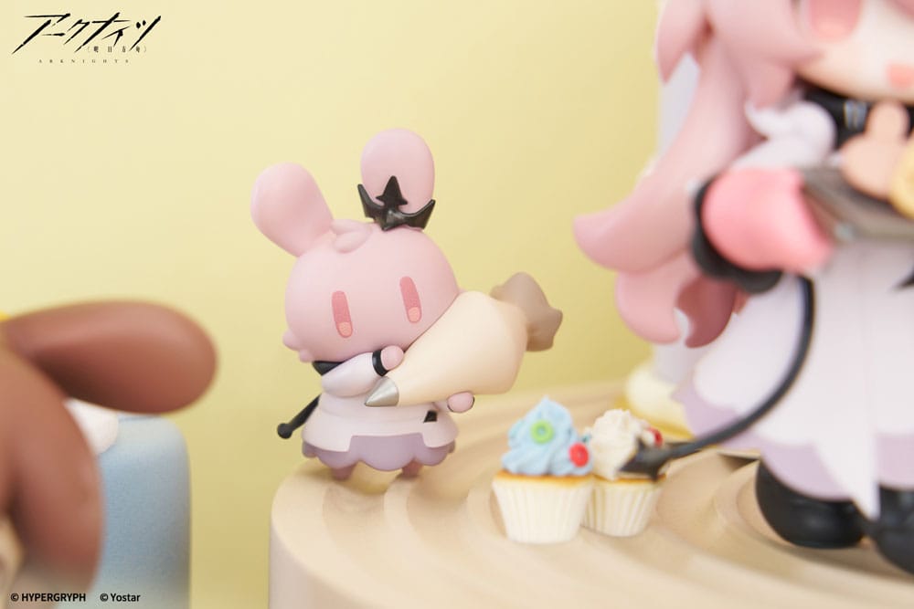 Arknights Would You Like A Dessert? Mini Series PVC Statue Civilight Eterna 11 cm Prizefiguren Yokina