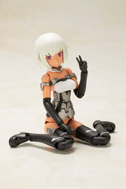 Frame Arms Girl Plastic Model Kit Laetitia Silver Ver. 15 cm Figmas Yokina