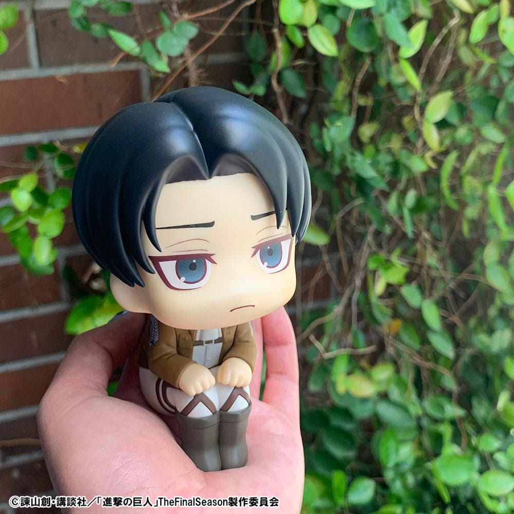 Attack on Titan Look Up PVC Statue Levi 11 cm Minifiguren Yokina