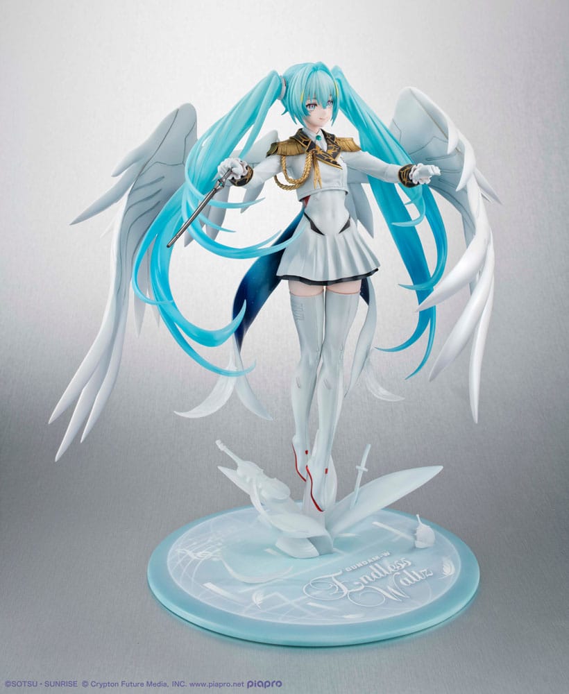 Mobile Suit Gundam x Hatsune Miku Lucrea PVC Statue Hatsune Miku x Wing Gundam Zero EW 45th Anniversary 27 cm Prizefiguren Yokina