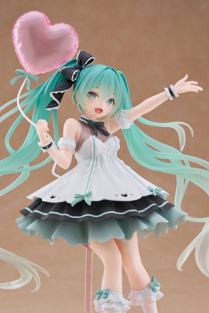 Hatsune Miku AMP+ PVC Statue Hatsune Miku Birthday 2025 Party Ver. 21 cm Prizefiguren Yokina